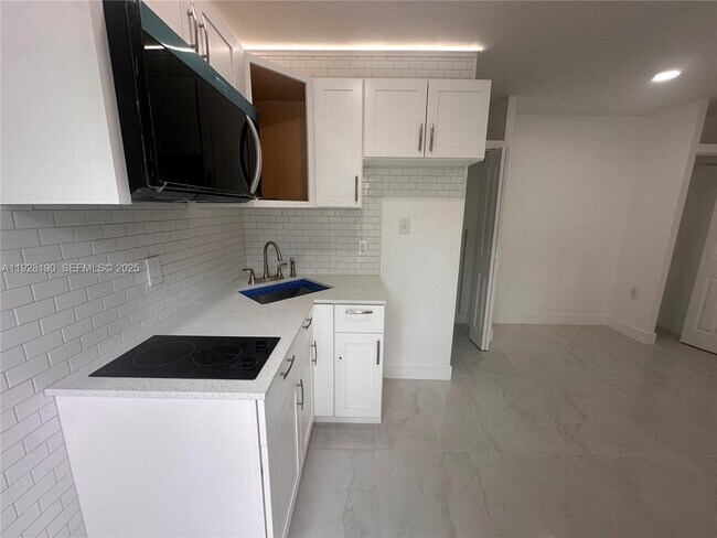 Building Photo - 20625 Jacaranda Rd