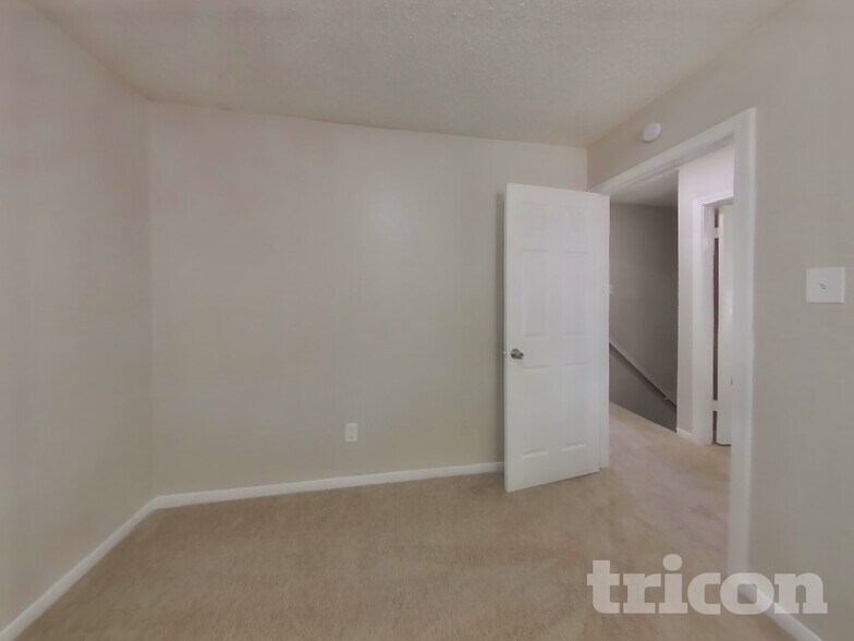 Building Photo - 19902 Burle Oak Dr