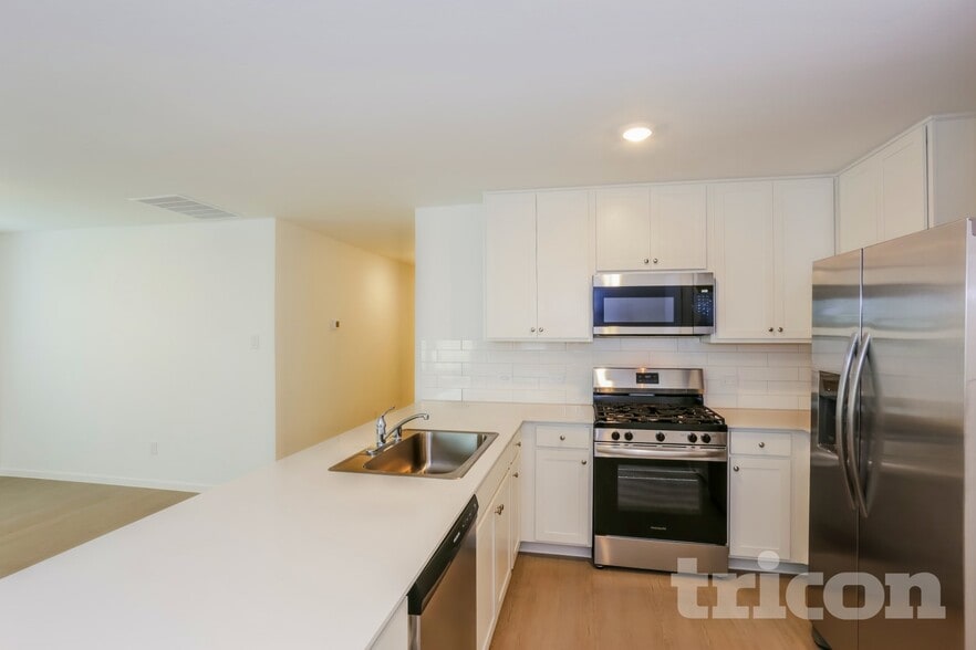 Building Photo - 15249 Bullfighter Blvd