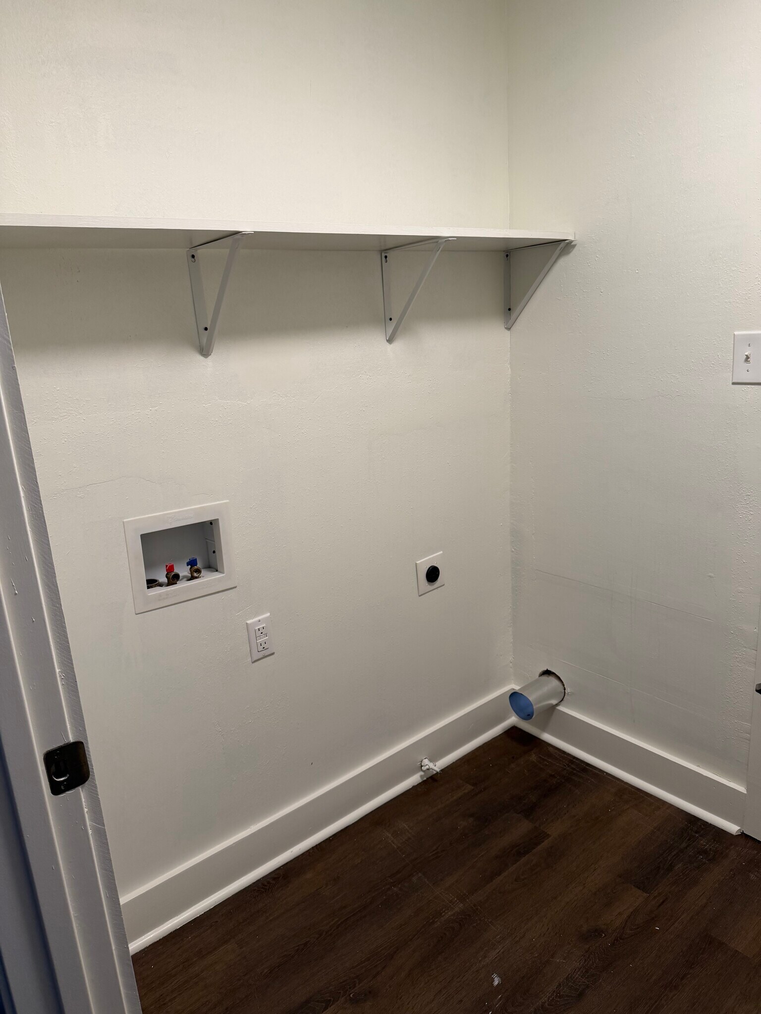 Laundry Room - 7121 Richfield Dr