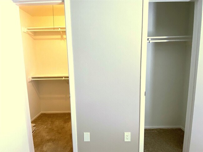 Building Photo - 2704 Winding Creek Dr