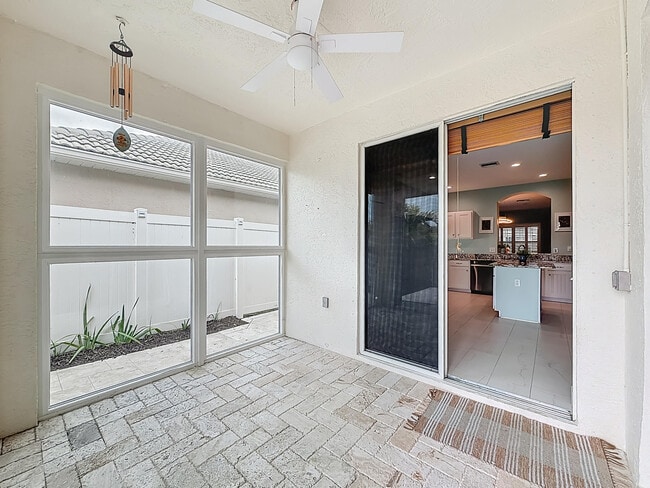 Building Photo - 1143 Canoe Point