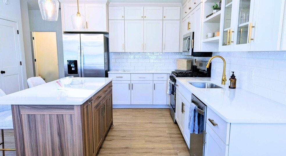 Building Photo - The Retreat at Mendota Village