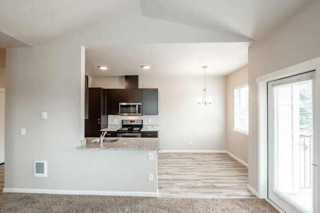 Building Photo - Hazel Hollow