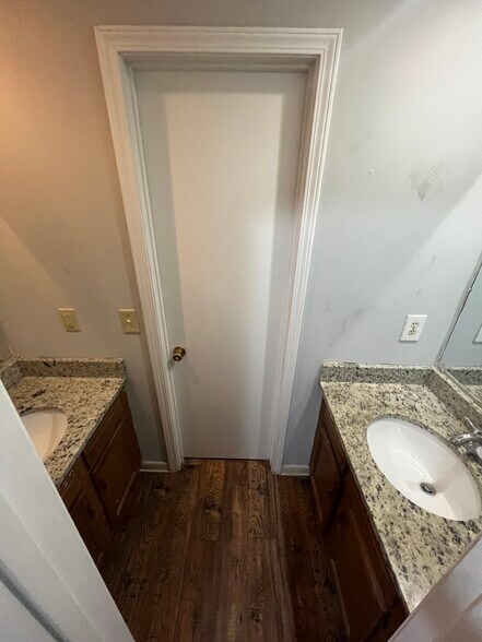 Building Photo - 6259 Woodrun Pl