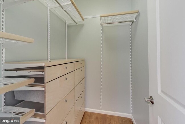 Building Photo - 343 Cedar St NW