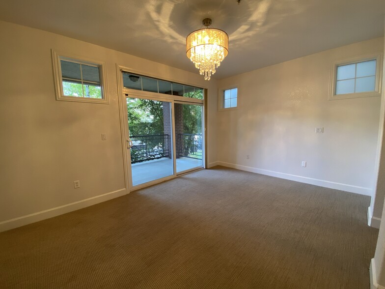 Master bedroom - 1735 N Ogden St