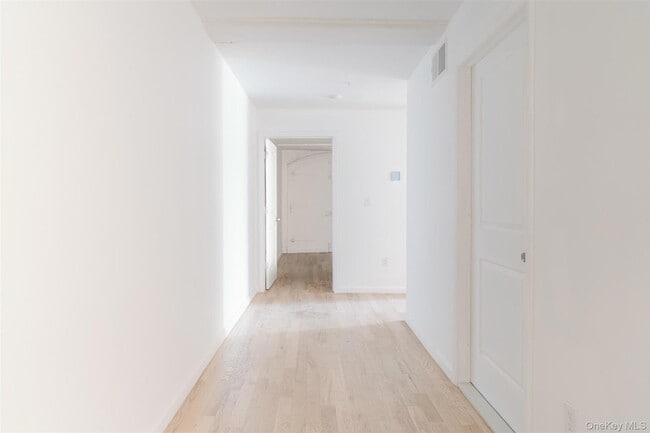 Building Photo - 155 S River St