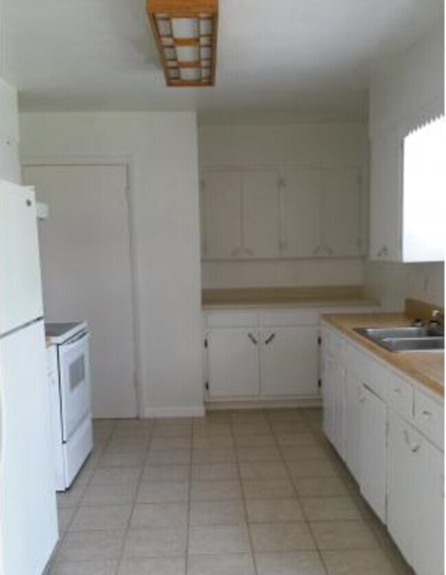 Building Photo - 112 Manson Dr