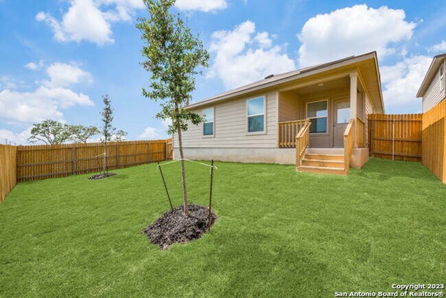 Building Photo - 4 Bedroom/2 Bath Riverstone Subdivision