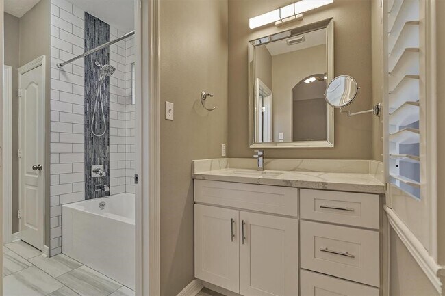 Building Photo - 20806 E Cameron Ridge Dr