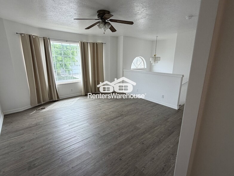 Building Photo - 1442 W 730 S St