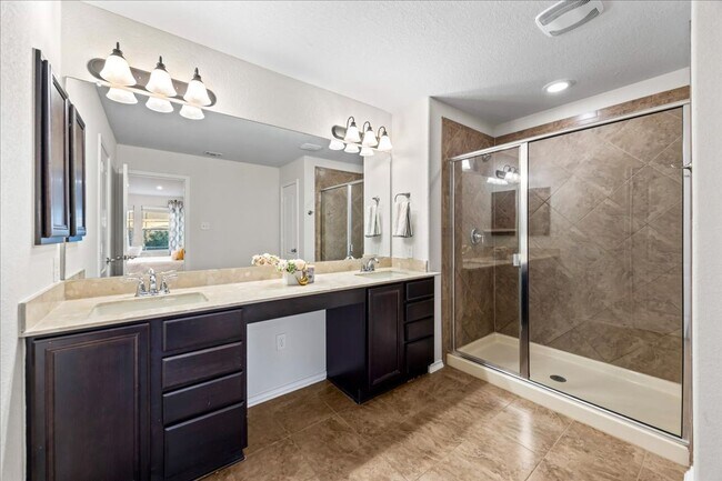 Building Photo - Move-In Ready Home with Resort-Style Backyard