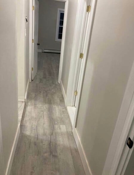 Building Photo - 7 Cottage Street Ext