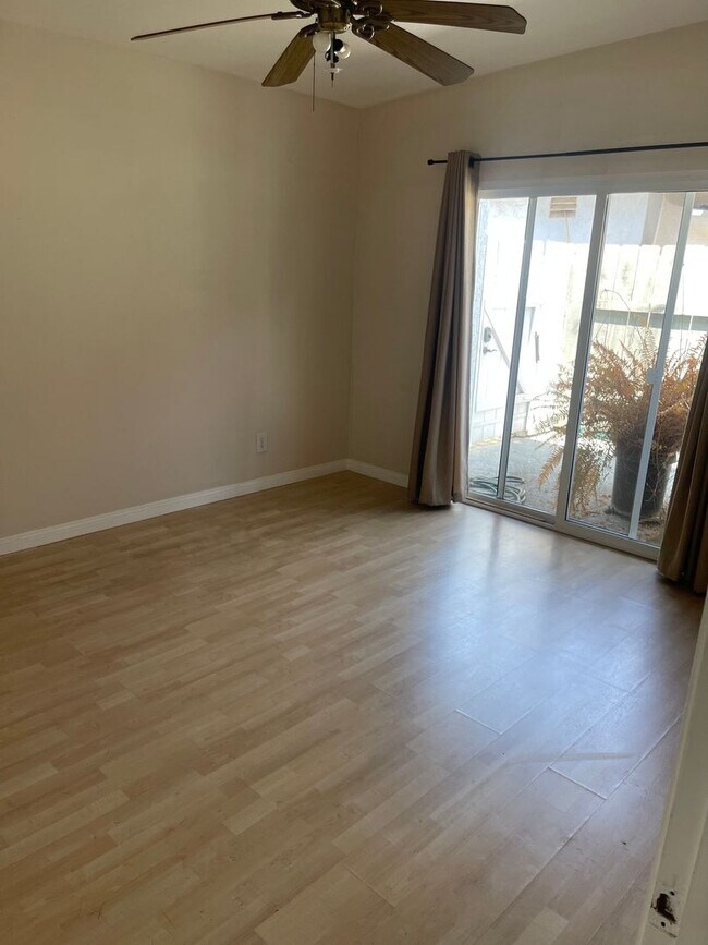 Building Photo - 3BR/2BA   By the beach.