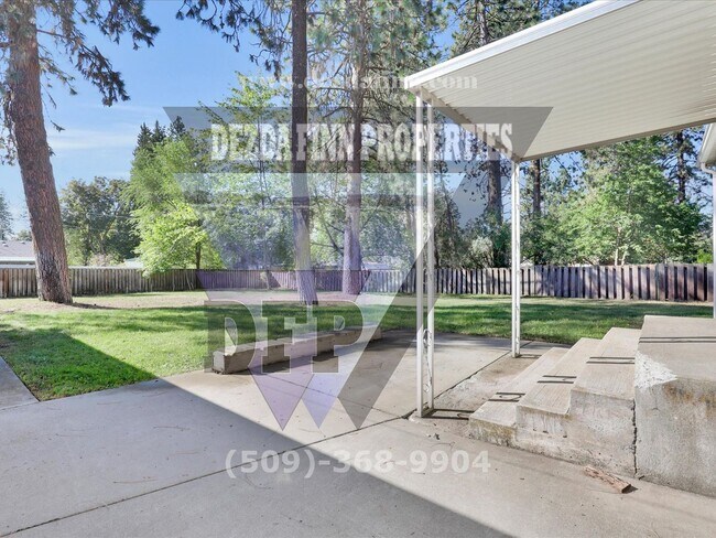 Building Photo - Charming Shadle District 3 bedroom with RV...