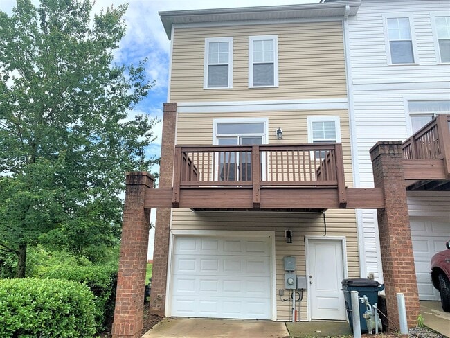 Building Photo - 9122 Vilandry Way