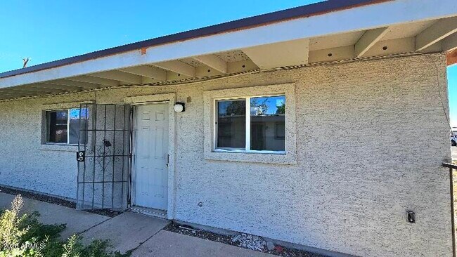 Building Photo - 2202 W Heatherbrae Dr