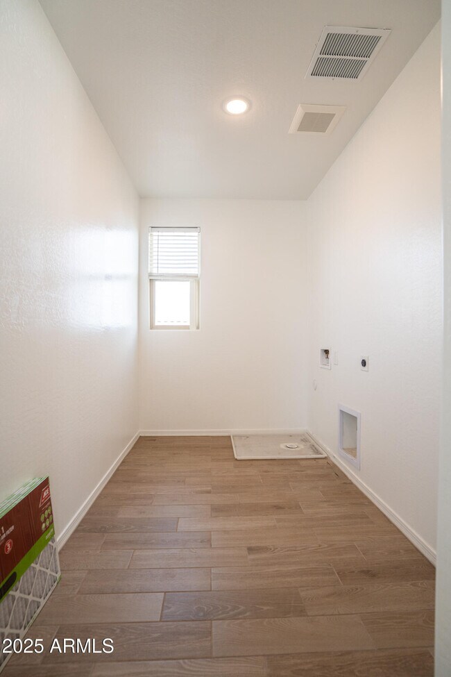 Building Photo - 4368 N Pioneer Dr