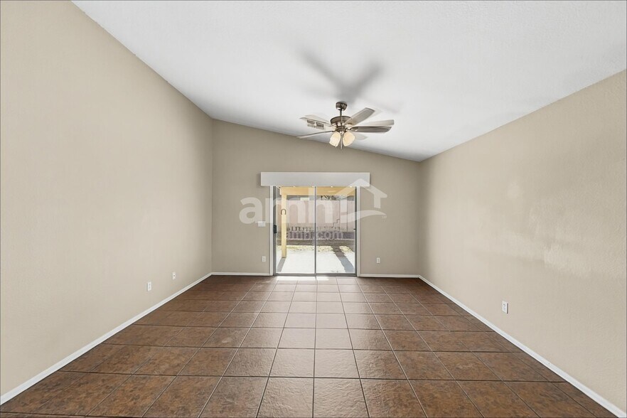 Building Photo - 16425 N 113th Dr