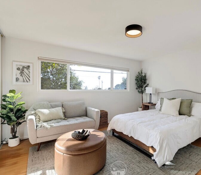 Building Photo - 28068 Santona Dr