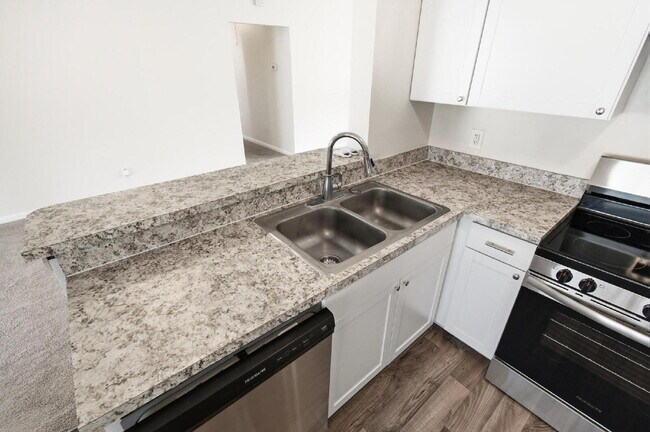 Building Photo - "Charming 3-Bedroom Oasis with 2 Baths on ...