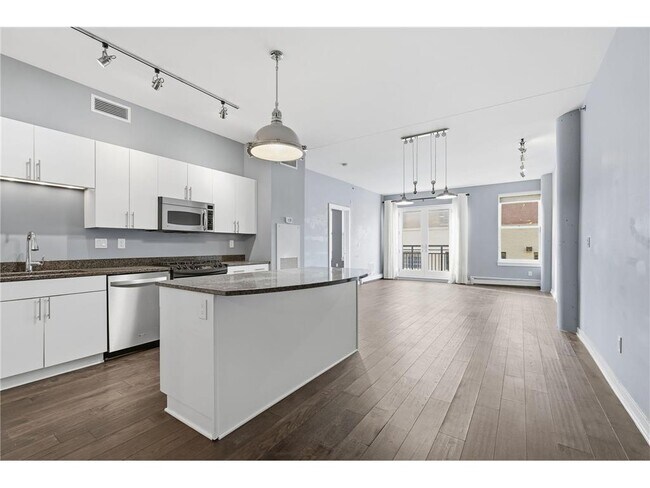 Building Photo - 401 N 2nd St