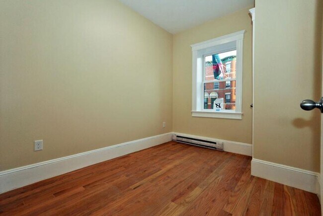 Building Photo - 883 Huntington Ave