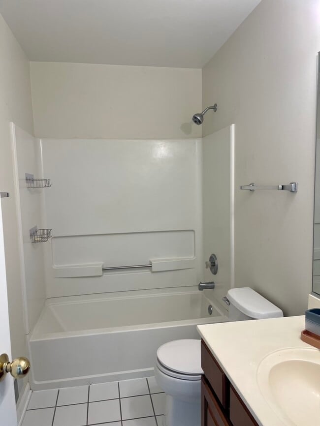 Building Photo - 2205 Clipper Ct