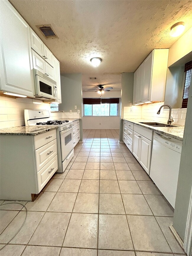 Building Photo - 1754 Jo Ann Ln