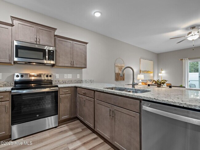 Building Photo - 150 Coastline Cir