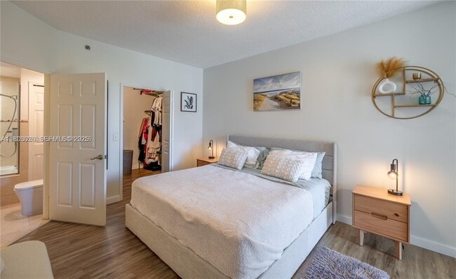 Building Photo - 3255 NE 184th St