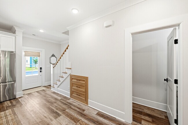 Building Photo - 117 Seagate Pl