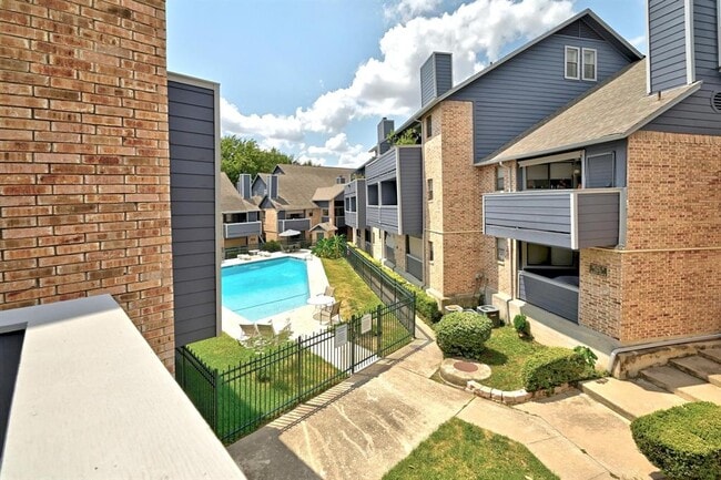 Building Photo - 2500 Burleson Rd