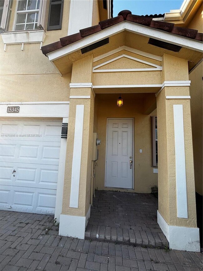 Building Photo - 15345 SW 119th Ln