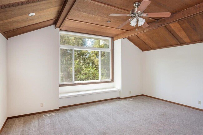 Building Photo - 13434 Old Oak Way