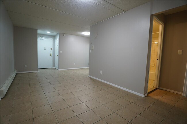 Building Photo - 143-49 Barclay Ave