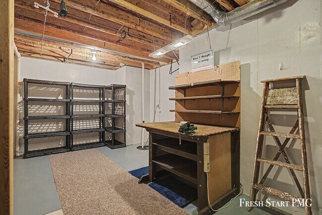 Building Photo - 2107 Blue Bell Way