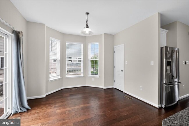 Building Photo - 7049 Banbury Dr