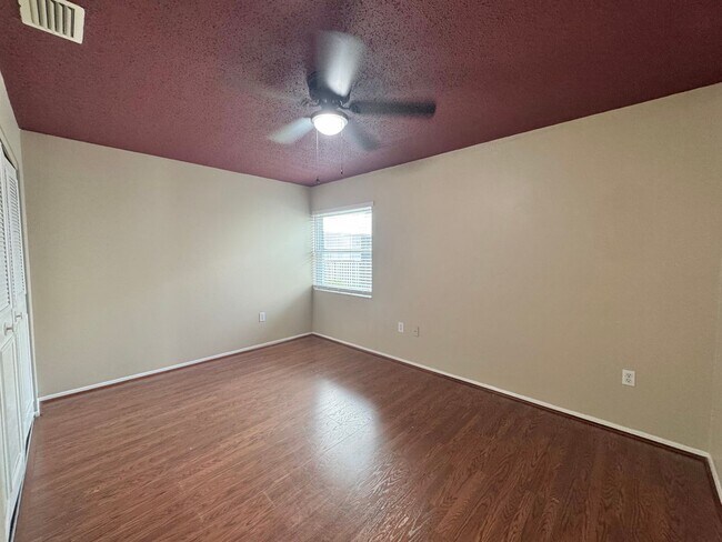 Building Photo - Lake Buckeye Condo