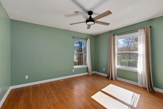 Building Photo - Classic home in the heart of Terrell Heights