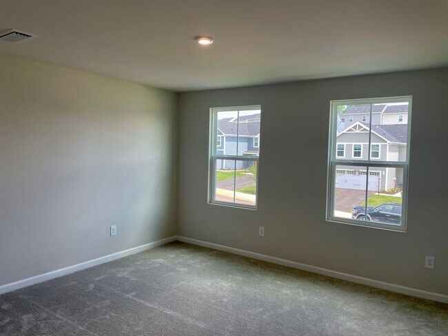 Building Photo - Gorgeous Locust Thicket Townhome
