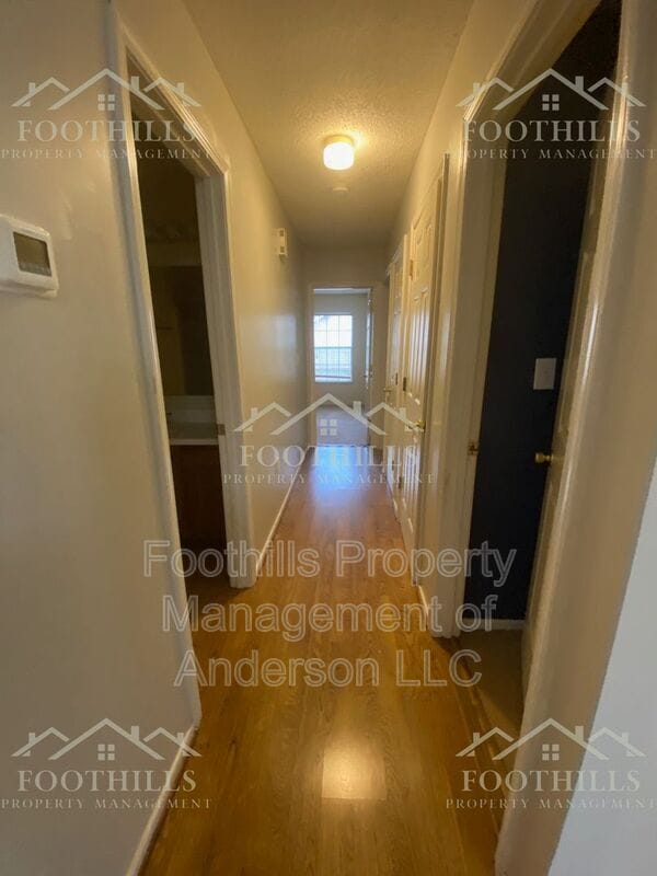 Building Photo - 307 Green Forest Dr