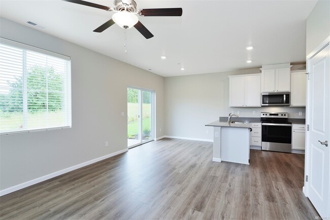 Building Photo - 8414 Gilman Wy
