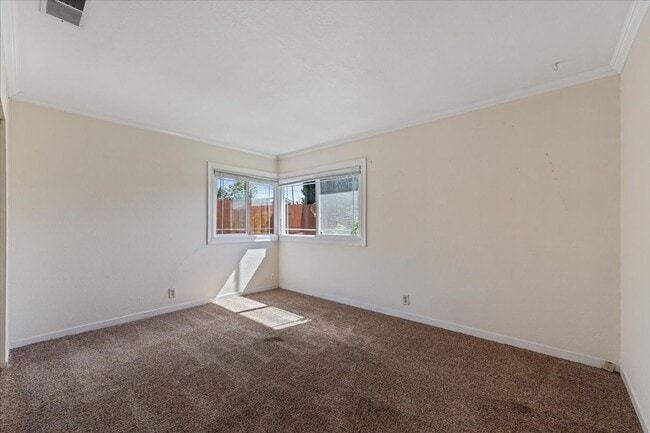 Building Photo - 833 Ocean View Ave