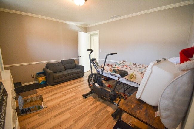 Building Photo - Charming 3-Bed, 1-Bath Home for Rent Near St Marys Hospital!