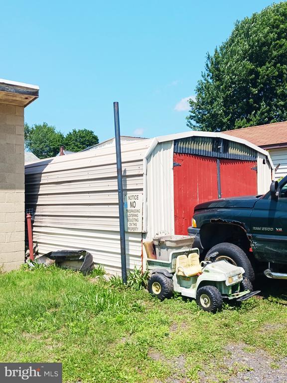 Building Photo - 449 S Mill St