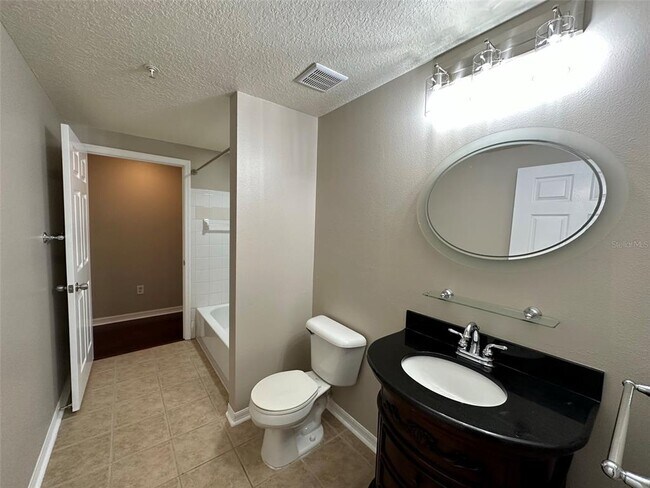 Building Photo - 1910 E Palm Ave