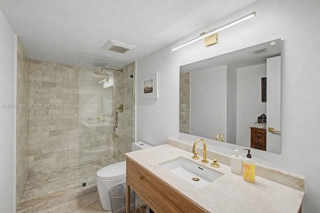 Building Photo - 2575 S Bayshore Dr