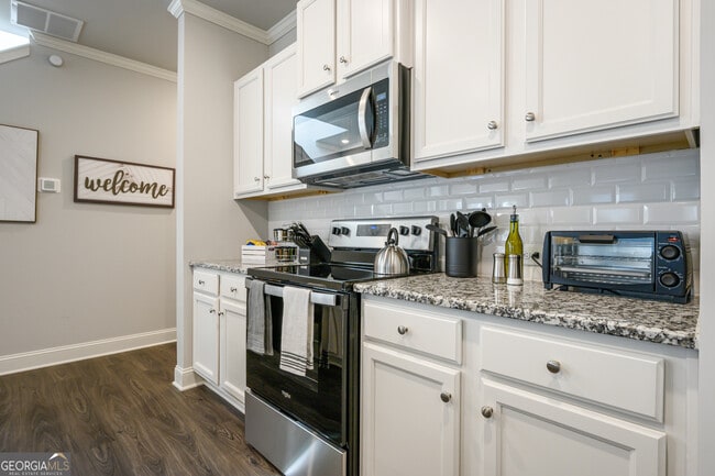 Building Photo - 2059 Pinnacle Walk